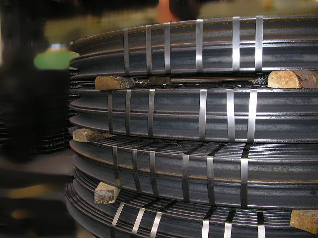 Mining and tunnel reinforcement